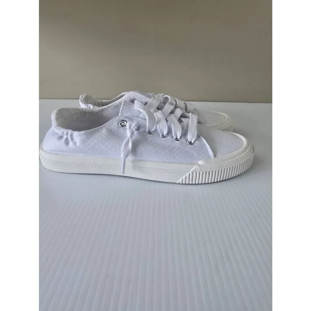 Time and Tru Sneakers Sz 8 White